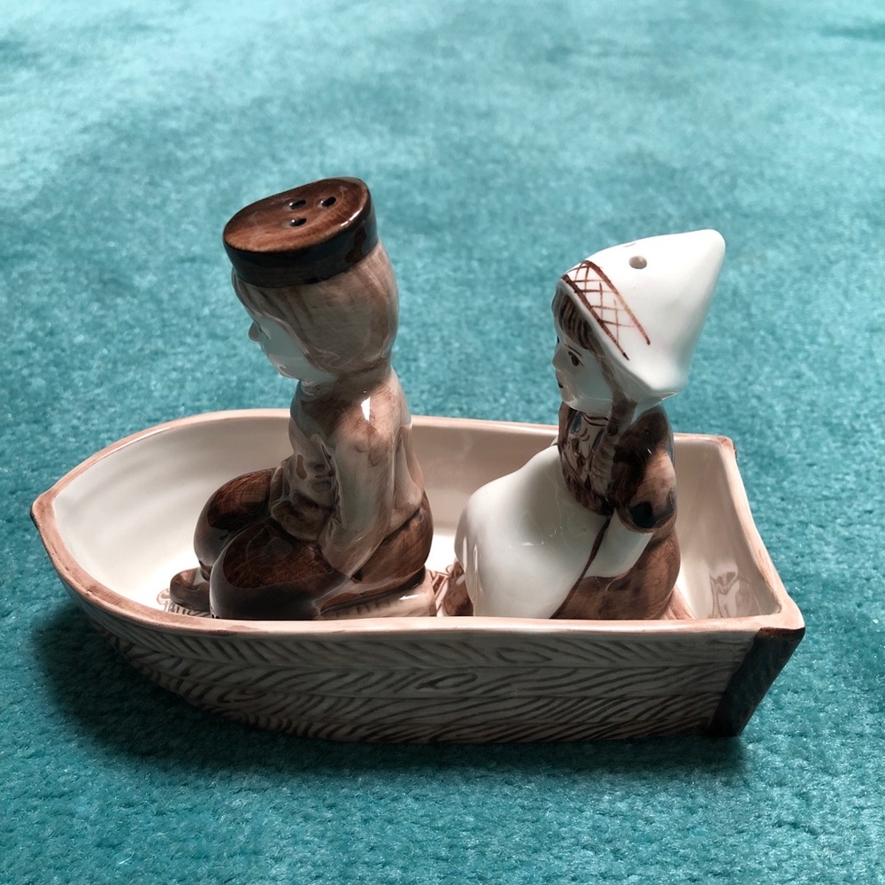 Hershey’s chocolate vintage Boy/Girl Salt and pepper shakers.